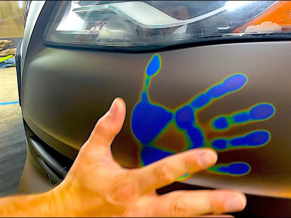 Автомобиль, меняющий цвет от прикосновений, собрал 65 тыс. просмотров