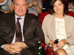 В доме сестры Дмитрия Рогозина нашли труп охранника