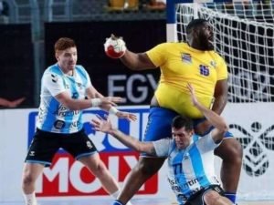 Упитанный гандболист собрал около миллиона просмотров в YouTube