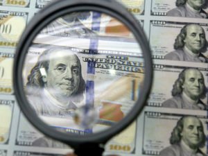 СМИ Италии назвали удивительным долларовый маневр России