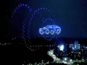 Тысячи дронов составили в небе новенький Volkswagen