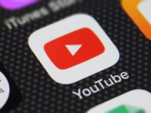 YouTube обязали снять ограничения по публикации гимна России