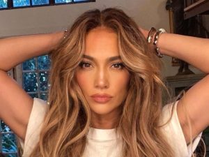 Дженифер Лопез затравили в Сети за ее любовь к ботоксу