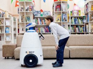 В Сети обсуждают ссору роботов в китайской библиотеке