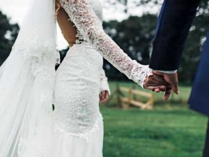 Свекровь затравили в Сети из-за платья 