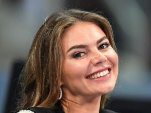 Гимнастка Батыршина показала архивное фото с Кабаевой