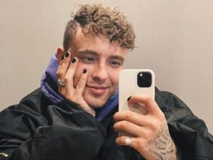 Егор Крид опозорился на «Голос.Дети», опубликовав фото с неприличным жестом