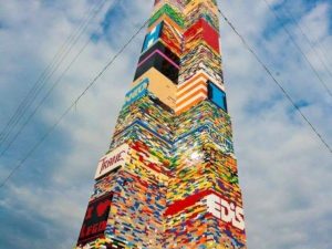 Видео строительства самой высокой башни Lego собрало более 50 млн просмотров