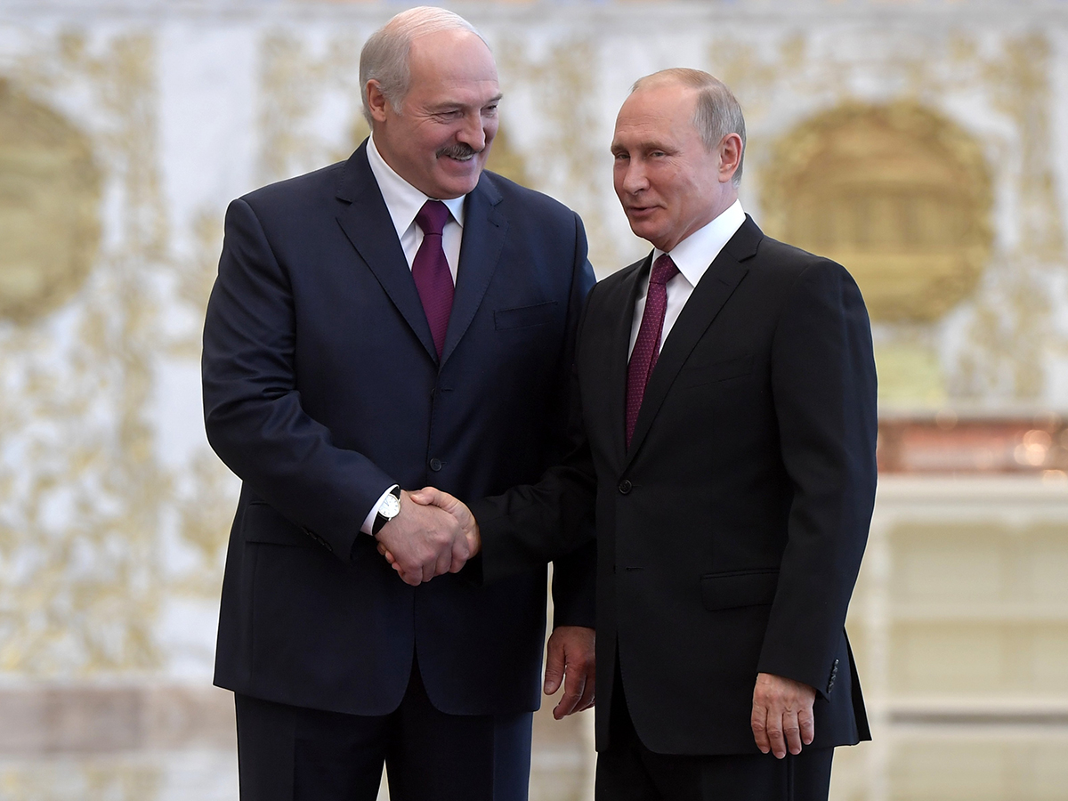 СМИ: Лукашенко приедет к Путину за кредитом на $3 млрд