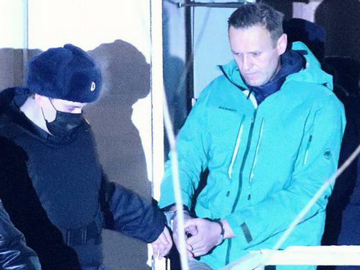 Навальный этапирован из СИЗО