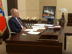 Ученые пожаловались Путину на низкие зарплаты