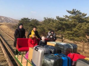 Российские дипломаты покинули КНДР на самодельной дрезине