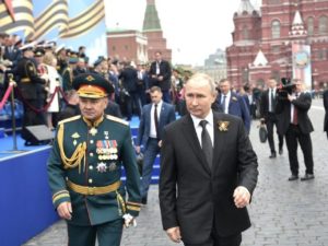 В Кремле объяснили, почему Путин еще не генерал
