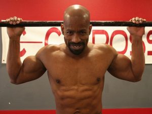 54-летний американец подтянулся 4321 раз за сутки