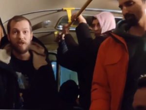 Задержанных на акции 31 января много часов держали в холодных автозаках