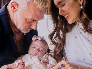 «Танцующий миллионер» показал подписчикам маленькую дочь