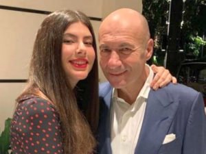 Игорь Крутой обнародовал домашнее видео с 17-летней дочкой и внучкой