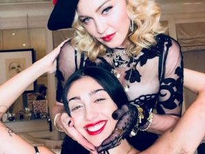 Дочь Мадонны шокировала поклонников 