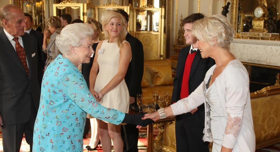 Знаменитости, которых награждали в Букингемском дворце