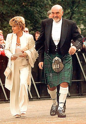 Знаменитости, которых награждали в Букингемском дворце