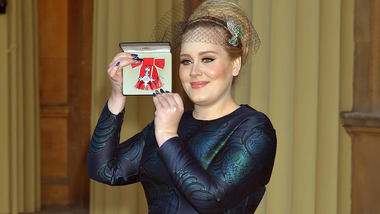 Знаменитости, которых награждали в Букингемском дворце