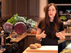 Саша Грэй с 284 тысячами подписчиков рецептом приготовления борща