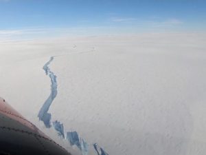 Гигантский айсберг получил имя и собрал около 4 млн просмотров