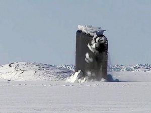 Подлодка, пробивающая лёд в Арктике, собрала более 2 млн просмотров