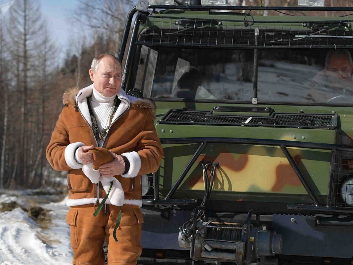 Собчак посмеялась над видео с Путиным и Шойгу на отдыхе в тайге