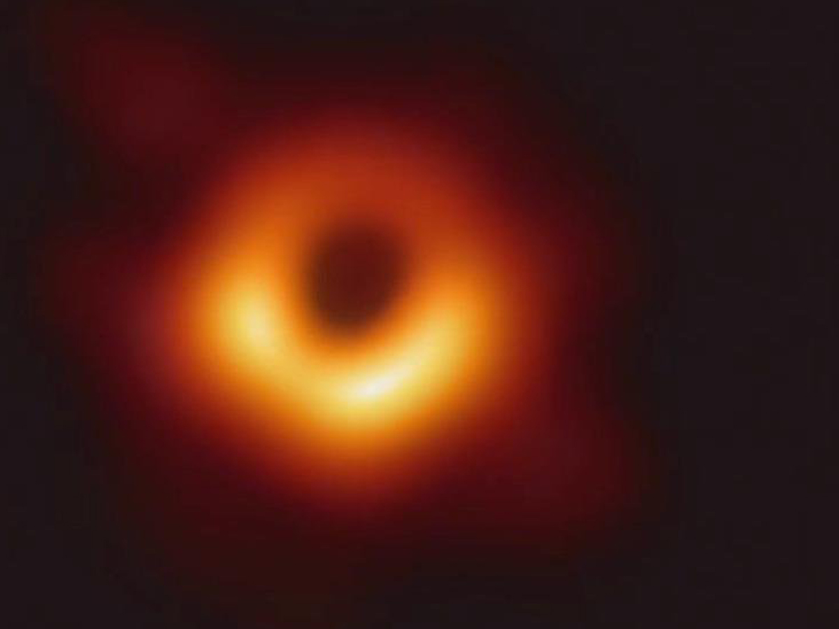 четкое фото черной дыры