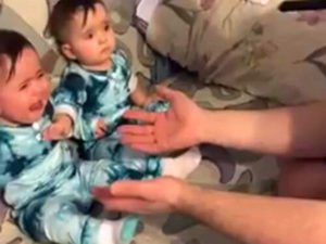 Отец напугал дочек и стал героем TikTok