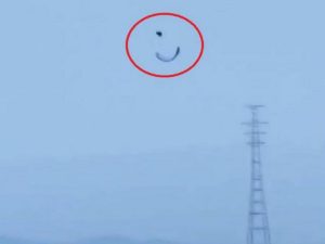 Экстремал на парашюте едва не разбился о маяк во Владивостоке