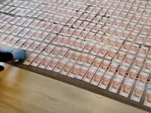 тайник в туалете с 6 млн
