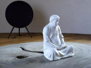 Китайский художник изобразил Трампа в образе Будды