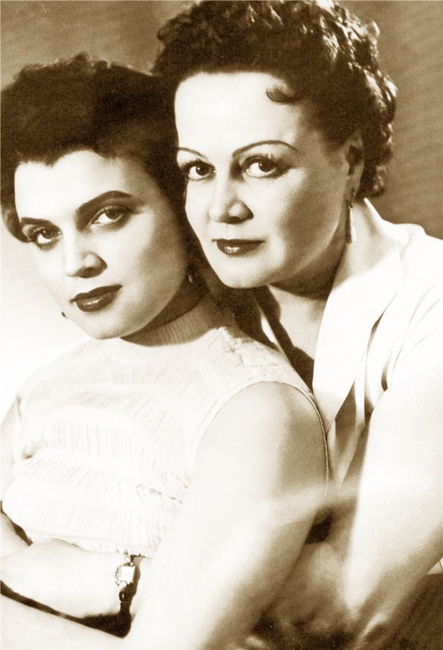 Жены и любовницы Берии: мифы и факты о личной жизни зловещего маршала