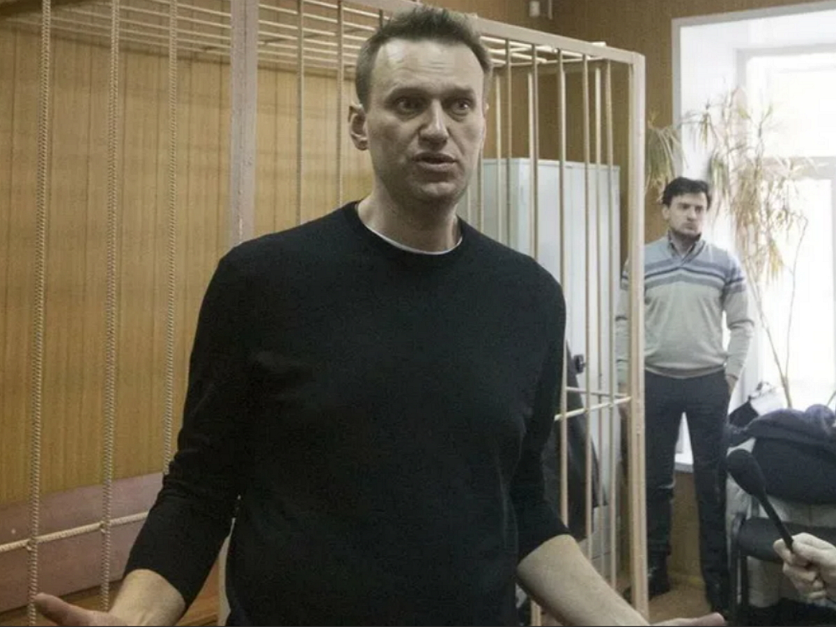 Навальный пригрозил ФСИН новым иском из-за вырезанной статьи из номера «Новой газеты»