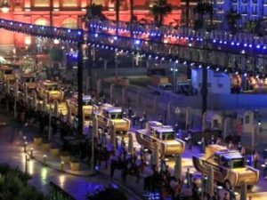 В Каире с почестями перевезли саркофаги 22 фараонов