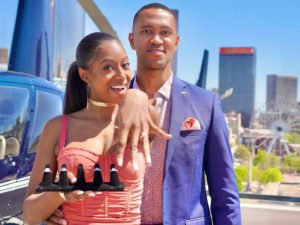 В Сети прославился щедрый жених, подаривший любимой сразу 5 колец