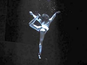 Балерина собрала около 26 тыс. просмотров, танцуя под водой