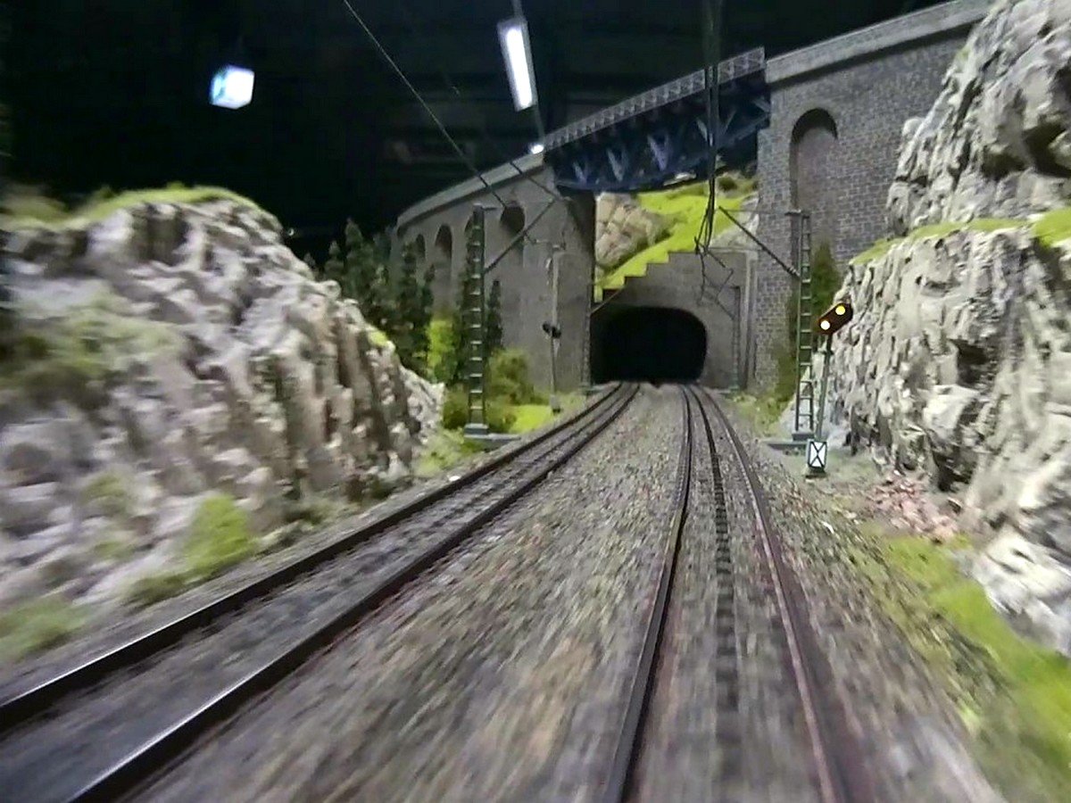 Кадры из вагона игрушечного поезда детской железной дороги собрали 140 тыс. просмотров