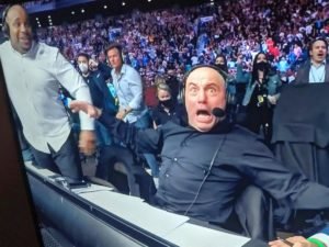 Реакция комментатора на 