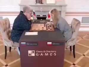 в Польше на ЧМ по шашкам убрали флаг РФ