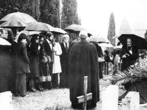 Звезды, которые вышли в свет в одинаковых нарядах