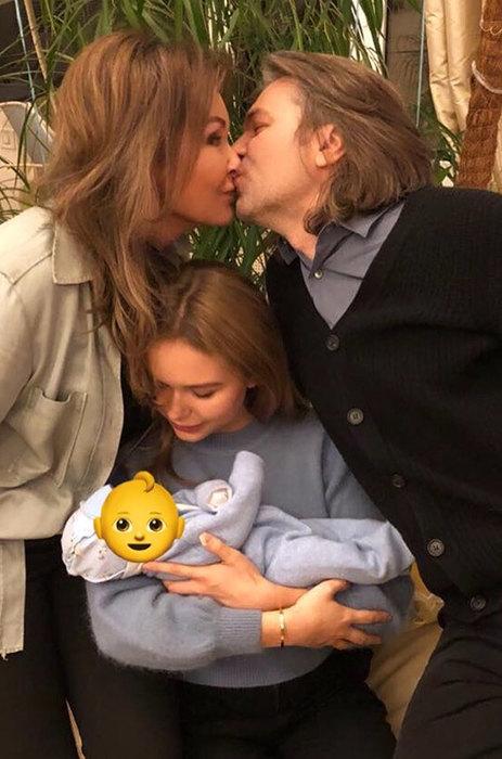 Знаменитости, которые скрывали своих детей