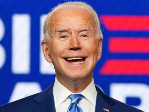 В Сети набирает популярность телефонный розыгрыш Байдена