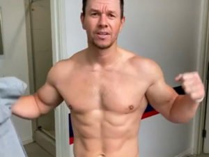 Марк Уолберг показал, как он готовился к роли боксера