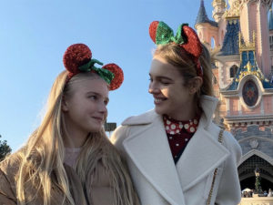 Модель Наталья Водянова опубликовала фото 15-летней дочери