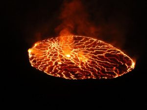 В Конго продолжается извержение одного из самых активных вулканов в мире