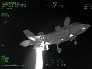 Взлёт истребителя показали в объективе тепловизора