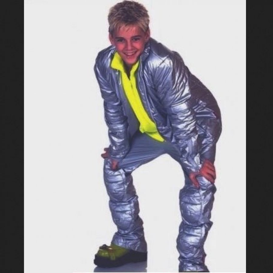 Фото звезд в 90-х, которые они предпочли бы забыть